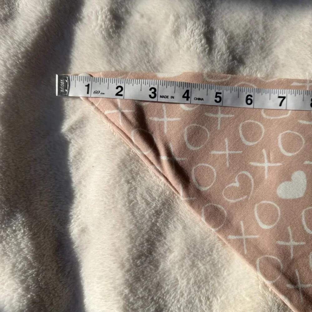 NWT Loic by Design XOXO Pattern Dog Bandana for Valentine's Day, Pink, Size M
